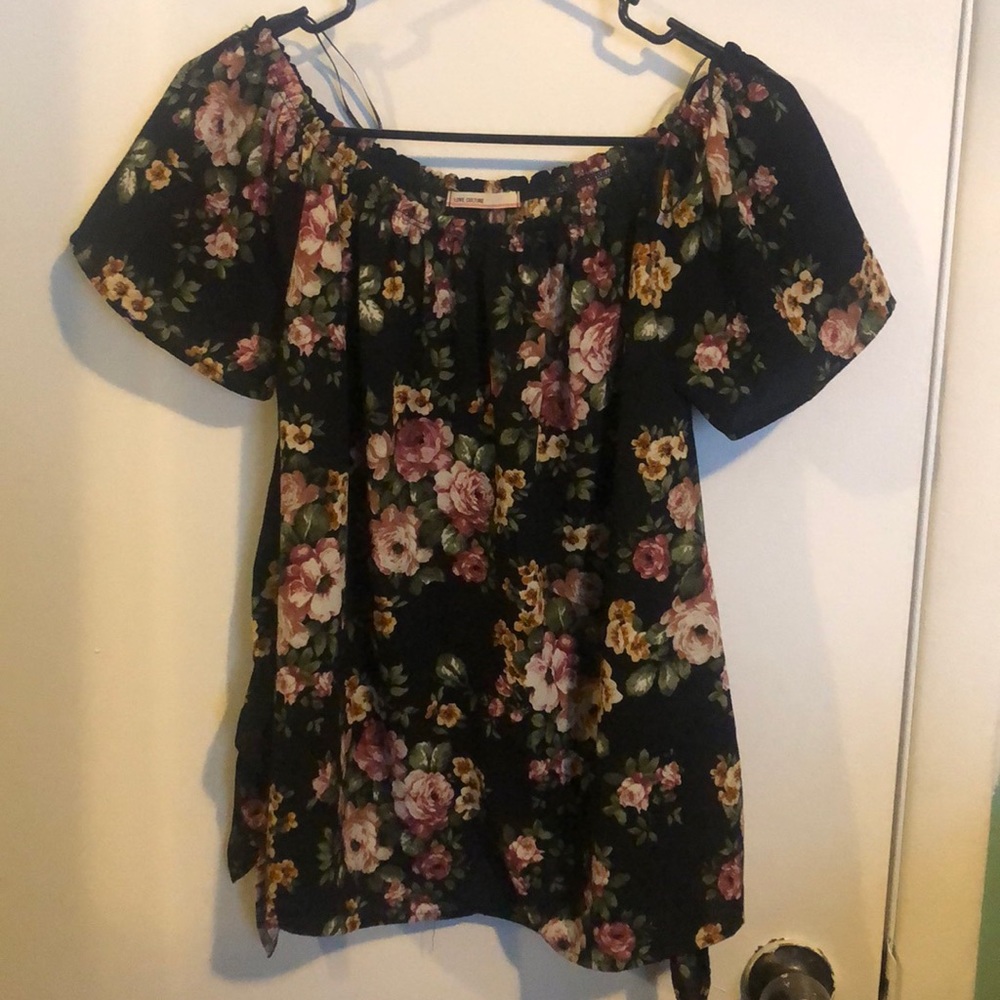 Love culture floral short sleeve top - Picture 1 of 5